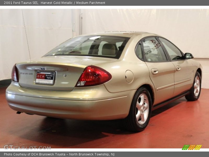 Harvest Gold Metallic / Medium Parchment 2001 Ford Taurus SES
