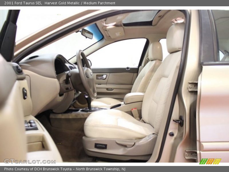 Harvest Gold Metallic / Medium Parchment 2001 Ford Taurus SES
