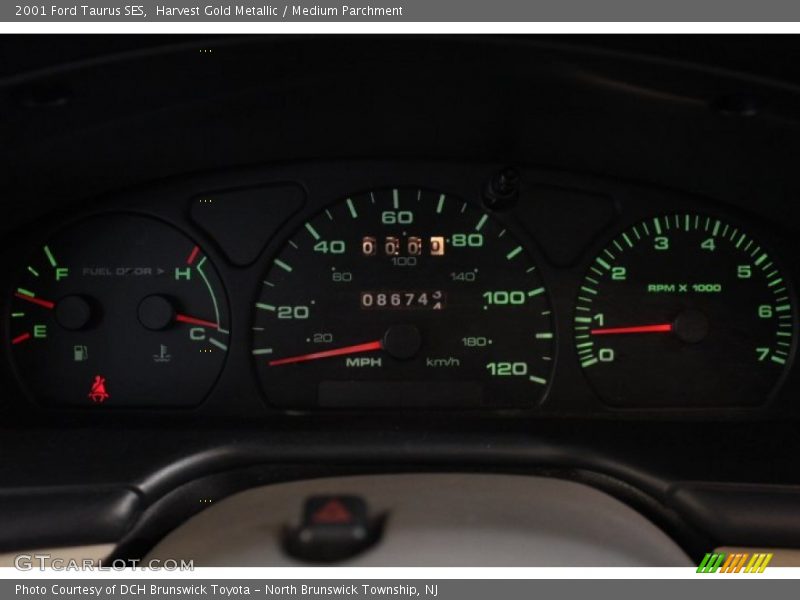 Harvest Gold Metallic / Medium Parchment 2001 Ford Taurus SES