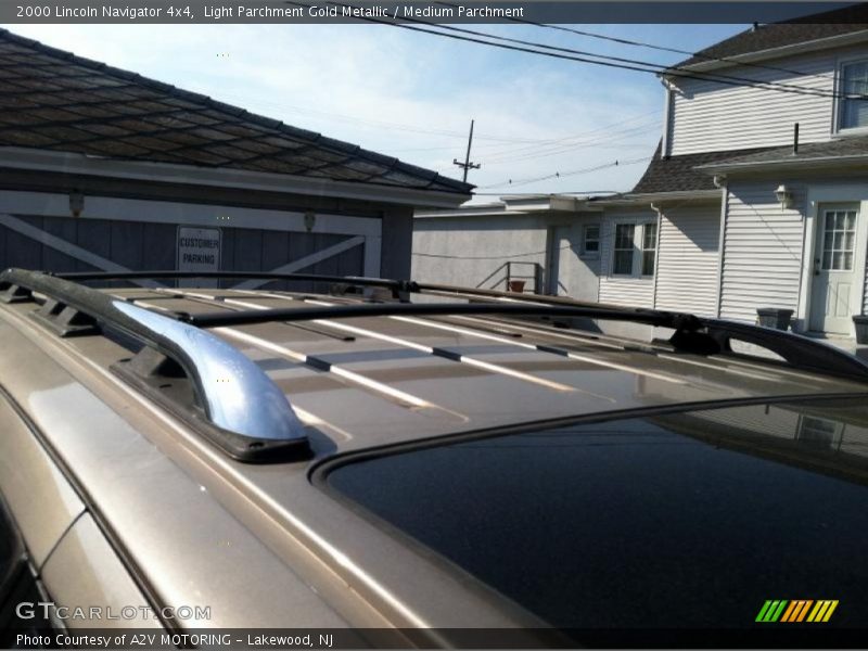 Light Parchment Gold Metallic / Medium Parchment 2000 Lincoln Navigator 4x4