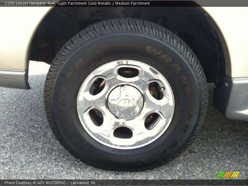 Light Parchment Gold Metallic / Medium Parchment 2000 Lincoln Navigator 4x4