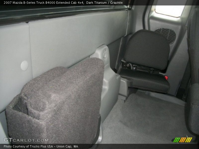  2007 B-Series Truck B4000 Extended Cab 4x4 Graphite Interior