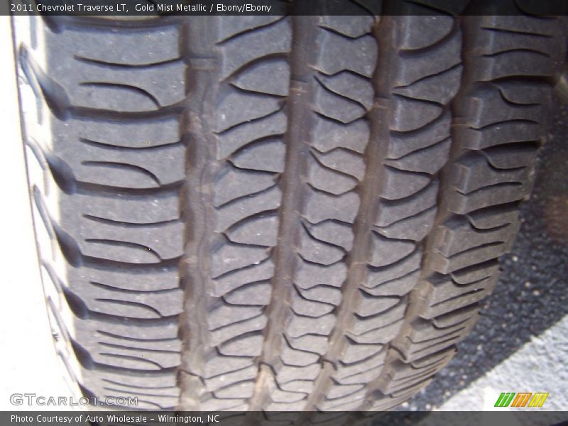 Gold Mist Metallic / Ebony/Ebony 2011 Chevrolet Traverse LT
