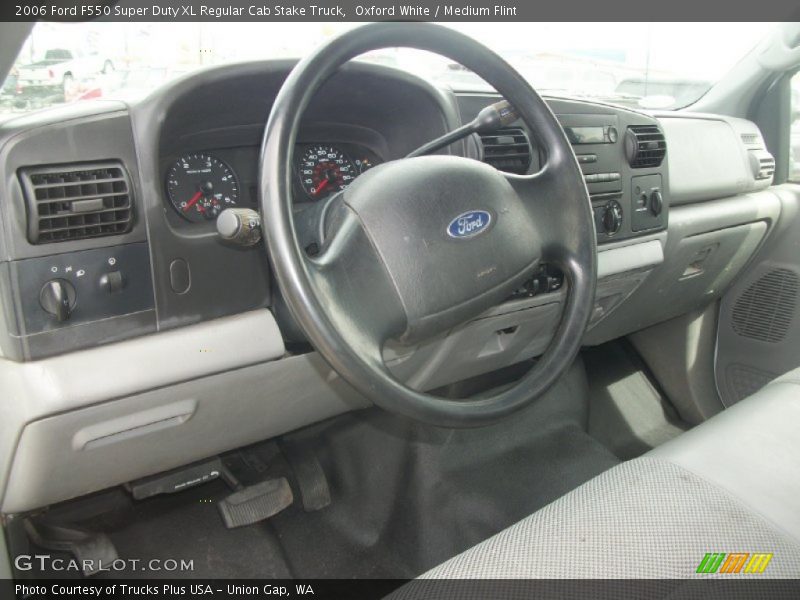Oxford White / Medium Flint 2006 Ford F550 Super Duty XL Regular Cab Stake Truck