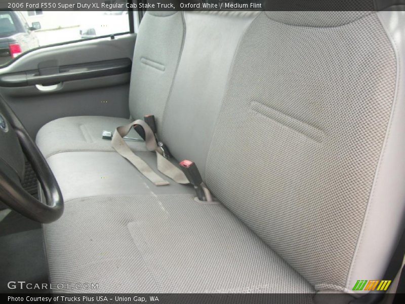Oxford White / Medium Flint 2006 Ford F550 Super Duty XL Regular Cab Stake Truck