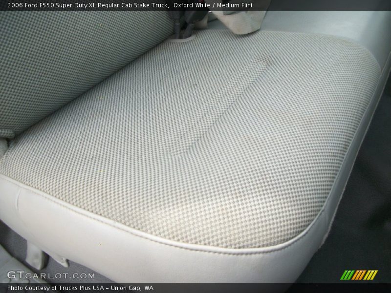 Oxford White / Medium Flint 2006 Ford F550 Super Duty XL Regular Cab Stake Truck