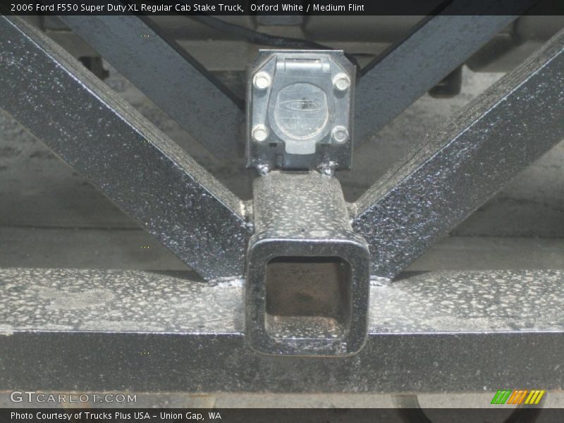 Oxford White / Medium Flint 2006 Ford F550 Super Duty XL Regular Cab Stake Truck