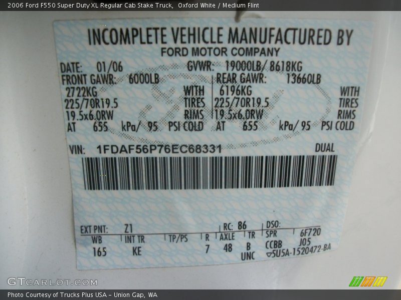 Oxford White / Medium Flint 2006 Ford F550 Super Duty XL Regular Cab Stake Truck