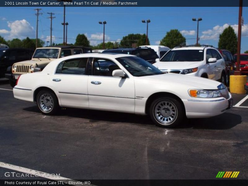 White Pearl Tri Coat / Medium Parchment 2001 Lincoln Town Car Cartier