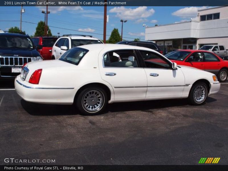 White Pearl Tri Coat / Medium Parchment 2001 Lincoln Town Car Cartier