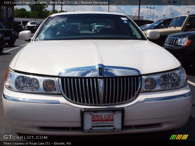 White Pearl Tri Coat / Medium Parchment 2001 Lincoln Town Car Cartier