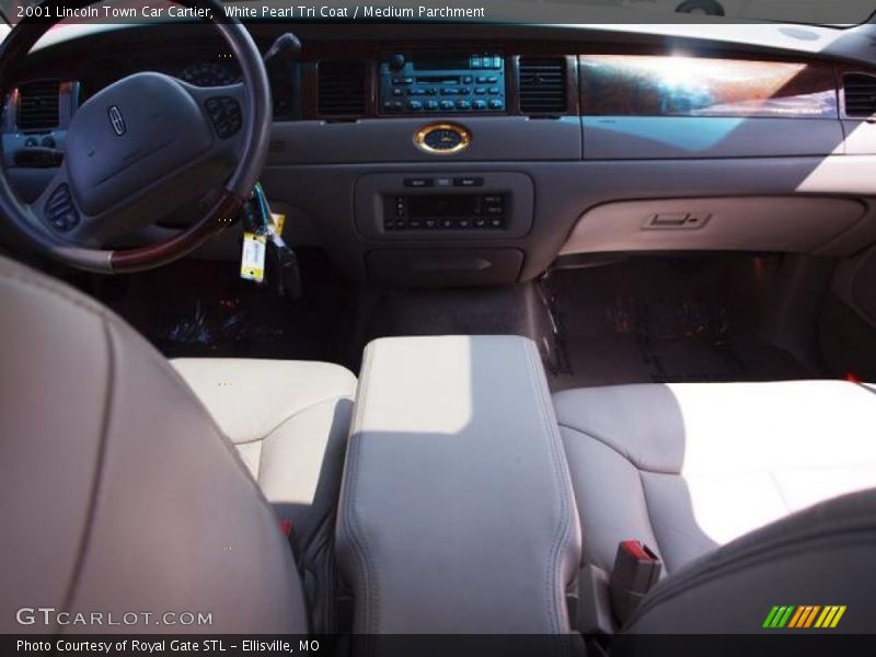 White Pearl Tri Coat / Medium Parchment 2001 Lincoln Town Car Cartier