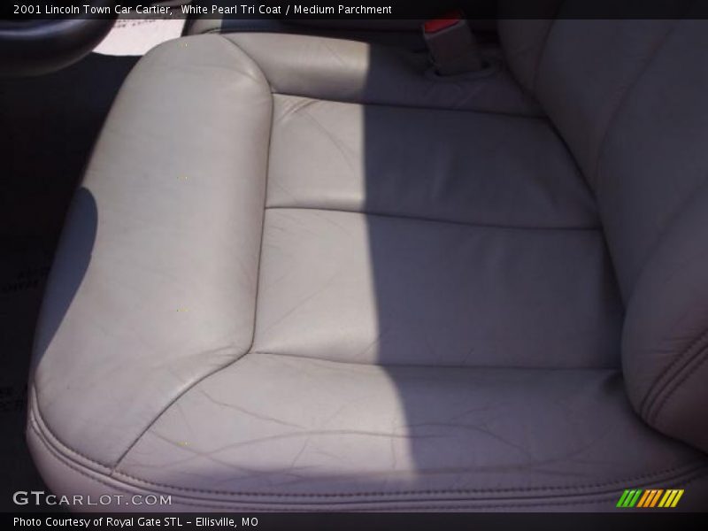 White Pearl Tri Coat / Medium Parchment 2001 Lincoln Town Car Cartier