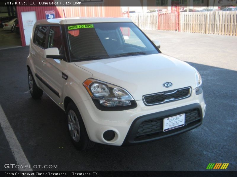 Dune Beige / Black Cloth 2012 Kia Soul 1.6