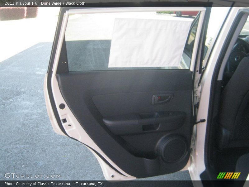 Dune Beige / Black Cloth 2012 Kia Soul 1.6