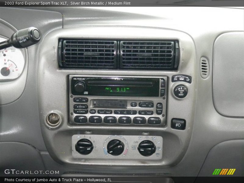 Controls of 2003 Explorer Sport Trac XLT