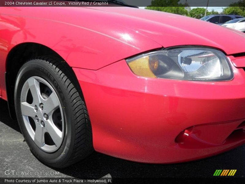 Victory Red / Graphite 2004 Chevrolet Cavalier LS Coupe