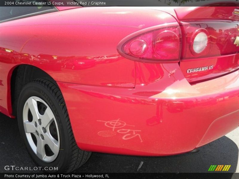 Victory Red / Graphite 2004 Chevrolet Cavalier LS Coupe