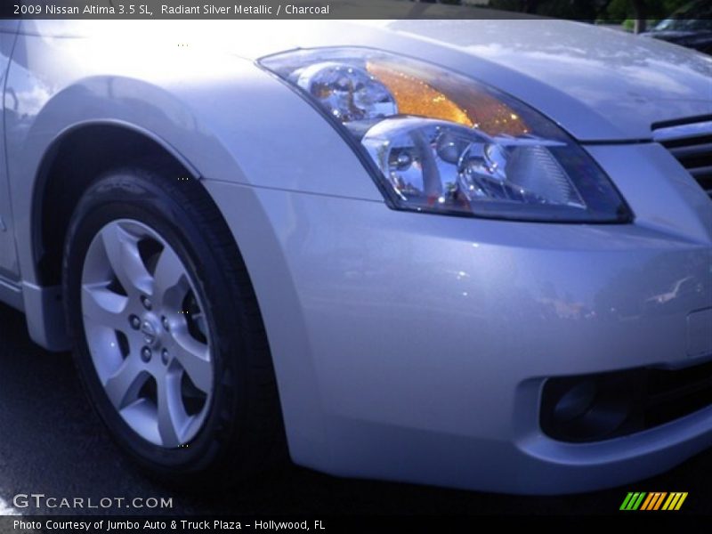Radiant Silver Metallic / Charcoal 2009 Nissan Altima 3.5 SL