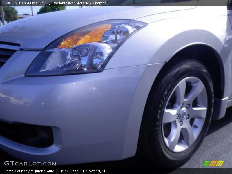 Radiant Silver Metallic / Charcoal 2009 Nissan Altima 3.5 SL