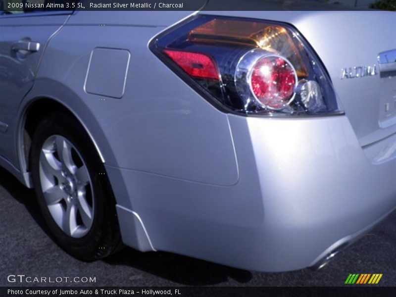 Radiant Silver Metallic / Charcoal 2009 Nissan Altima 3.5 SL