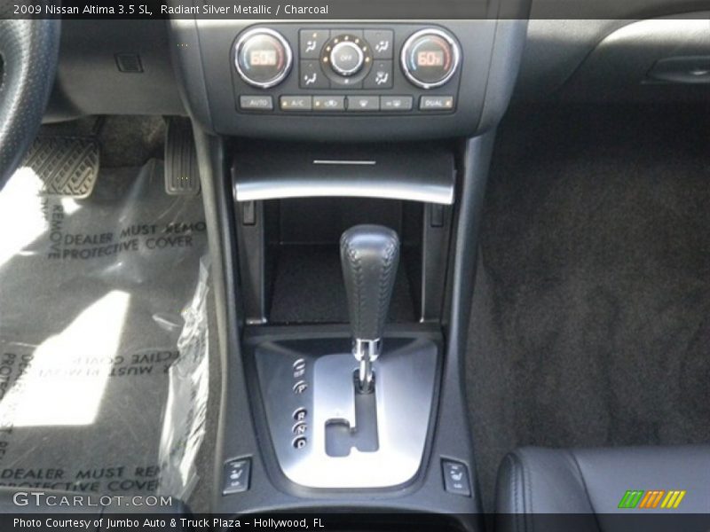 Radiant Silver Metallic / Charcoal 2009 Nissan Altima 3.5 SL