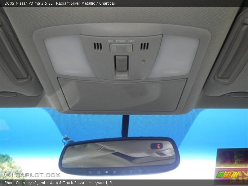 Radiant Silver Metallic / Charcoal 2009 Nissan Altima 3.5 SL