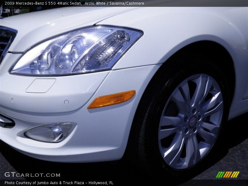 Arctic White / Savanna/Cashmere 2009 Mercedes-Benz S 550 4Matic Sedan