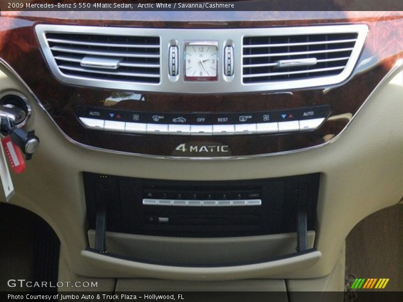 Arctic White / Savanna/Cashmere 2009 Mercedes-Benz S 550 4Matic Sedan