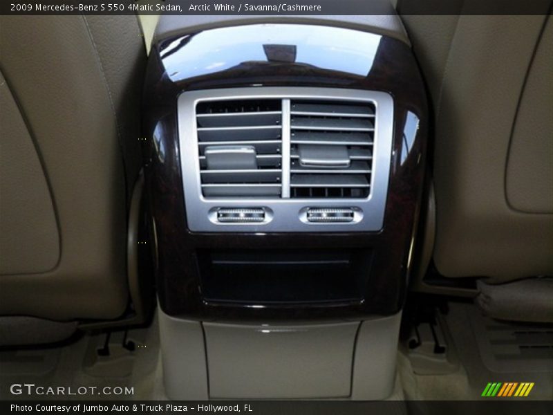 Arctic White / Savanna/Cashmere 2009 Mercedes-Benz S 550 4Matic Sedan