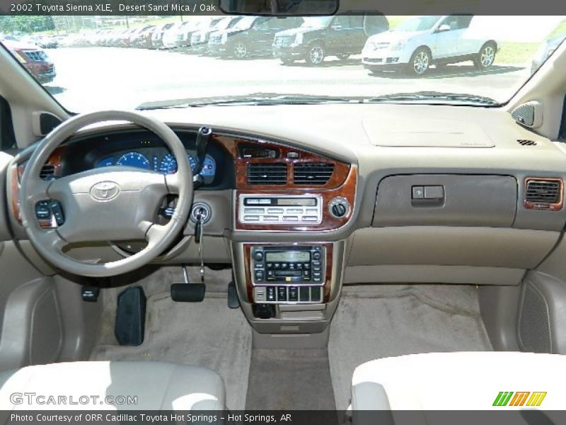 Desert Sand Mica / Oak 2002 Toyota Sienna XLE