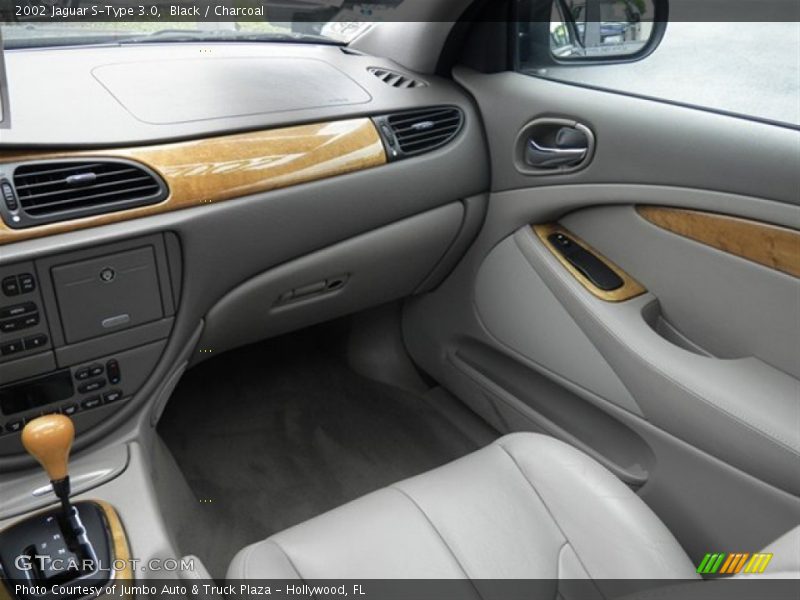 Black / Charcoal 2002 Jaguar S-Type 3.0