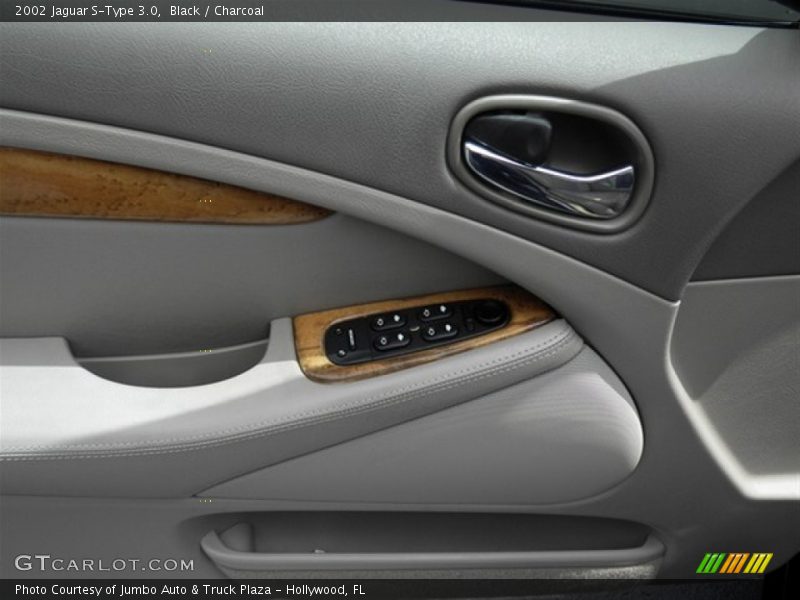 Black / Charcoal 2002 Jaguar S-Type 3.0