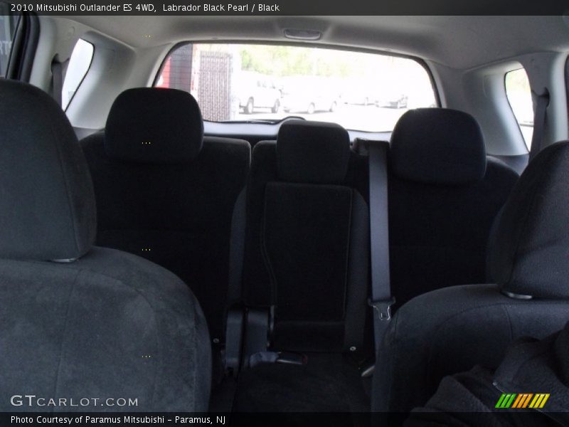 Labrador Black Pearl / Black 2010 Mitsubishi Outlander ES 4WD
