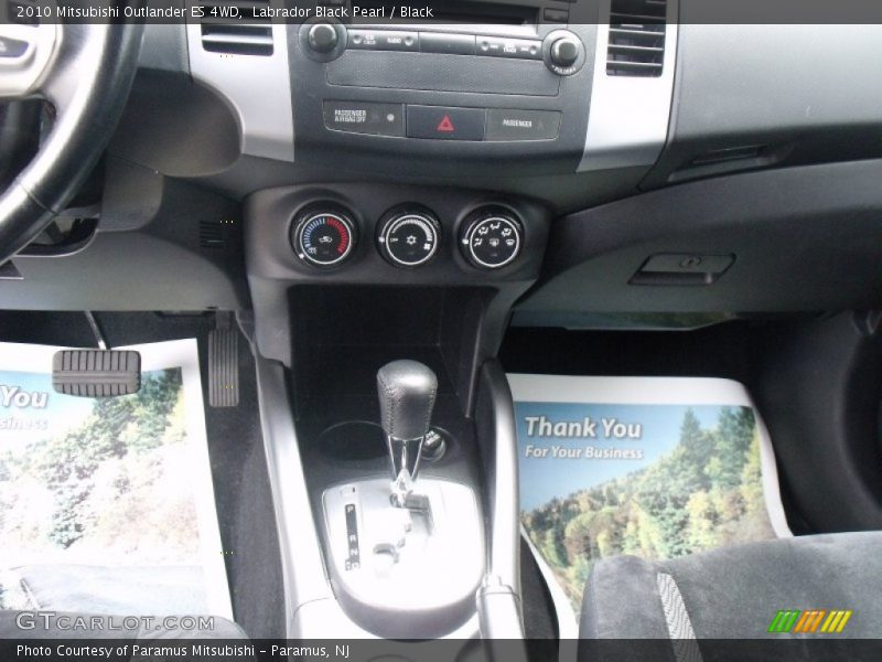 Labrador Black Pearl / Black 2010 Mitsubishi Outlander ES 4WD