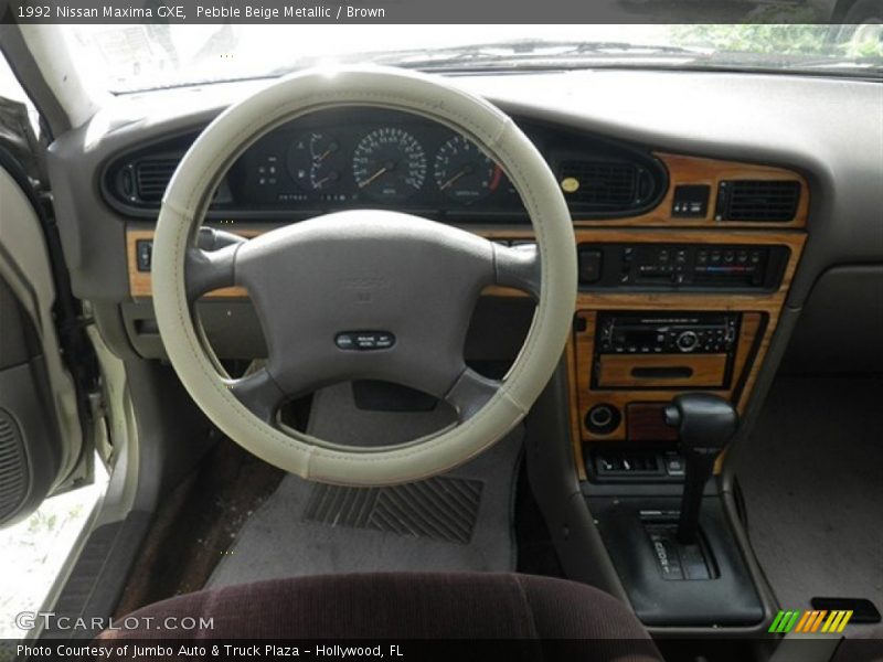Pebble Beige Metallic / Brown 1992 Nissan Maxima GXE