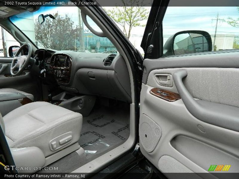 Black / Charcoal 2002 Toyota Sequoia Limited 4WD