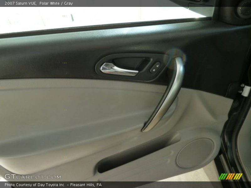 Polar White / Gray 2007 Saturn VUE