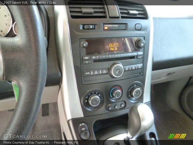 Polar White / Gray 2007 Saturn VUE