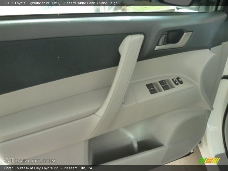 Blizzard White Pearl / Sand Beige 2012 Toyota Highlander V6 4WD