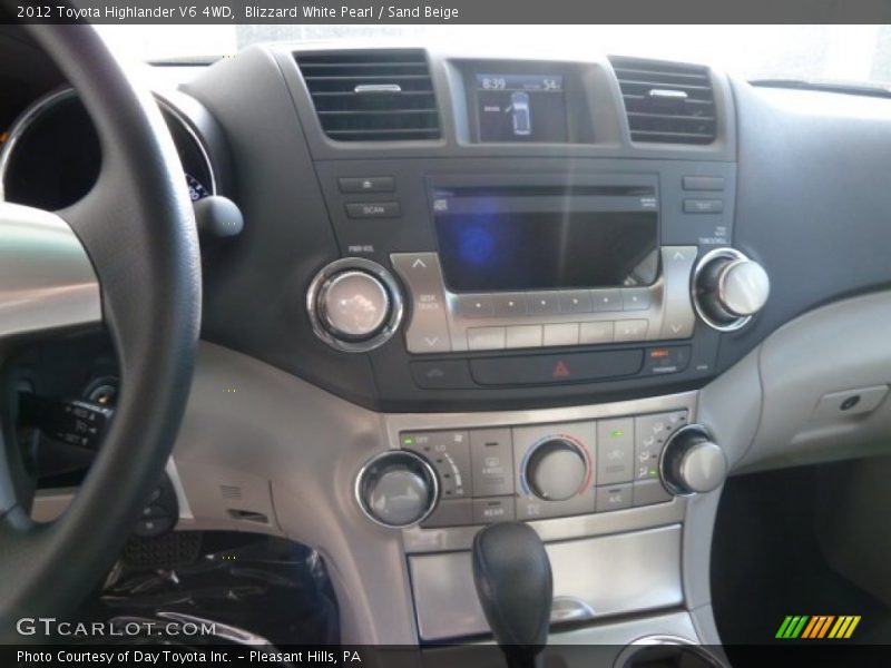 Blizzard White Pearl / Sand Beige 2012 Toyota Highlander V6 4WD