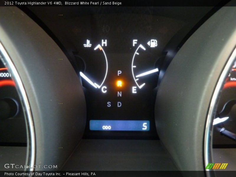 Blizzard White Pearl / Sand Beige 2012 Toyota Highlander V6 4WD