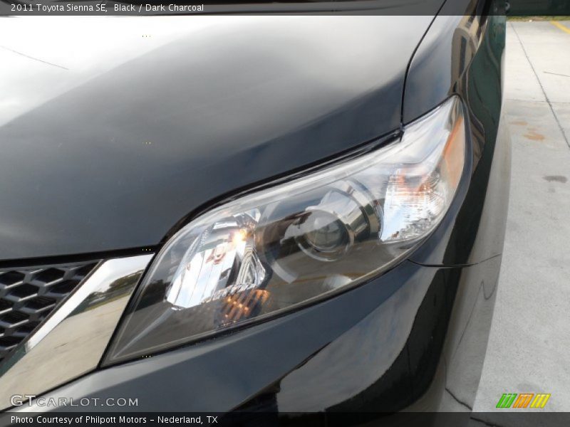 Black / Dark Charcoal 2011 Toyota Sienna SE