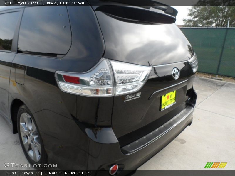Black / Dark Charcoal 2011 Toyota Sienna SE