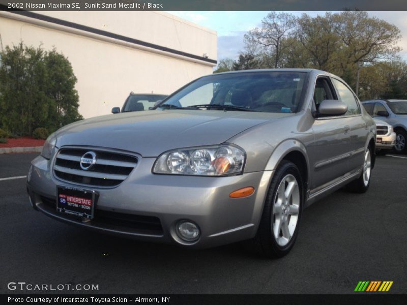 Sunlit Sand Metallic / Black 2002 Nissan Maxima SE