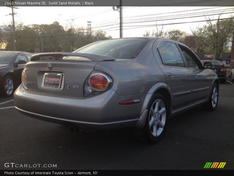 Sunlit Sand Metallic / Black 2002 Nissan Maxima SE