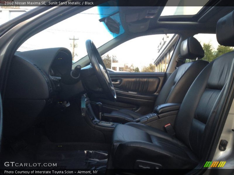 Sunlit Sand Metallic / Black 2002 Nissan Maxima SE