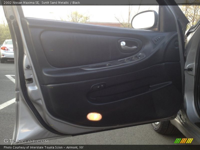 Sunlit Sand Metallic / Black 2002 Nissan Maxima SE