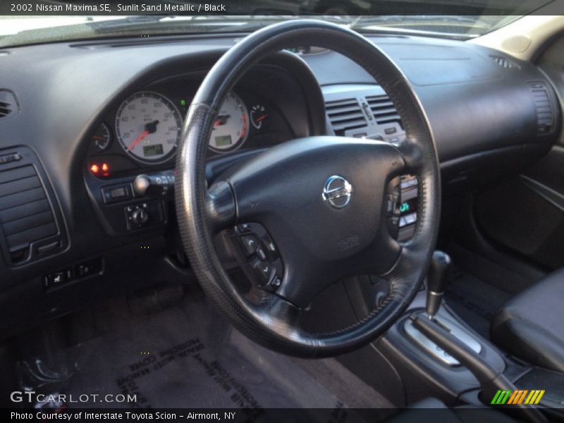 Sunlit Sand Metallic / Black 2002 Nissan Maxima SE