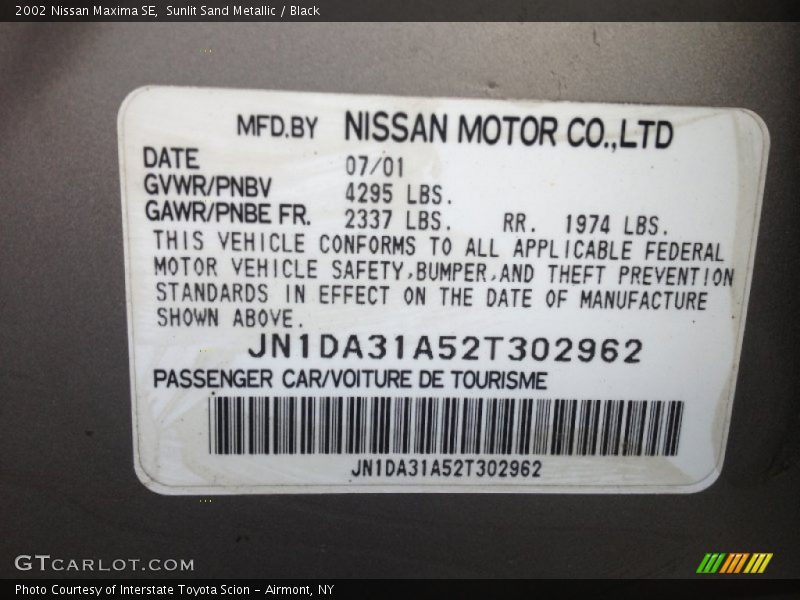 Sunlit Sand Metallic / Black 2002 Nissan Maxima SE